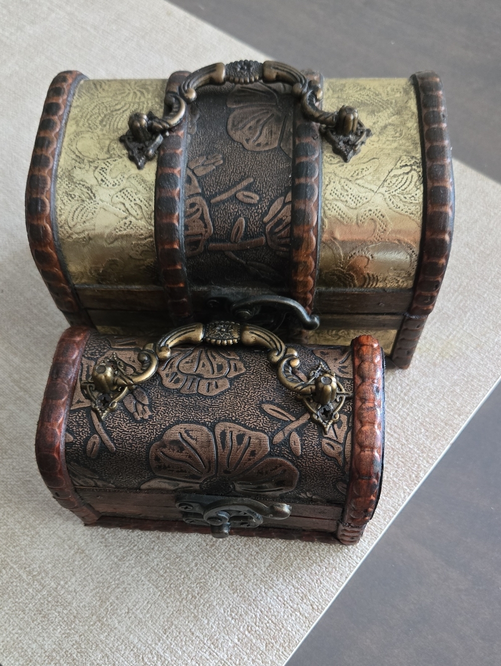 Vintage-Style Floral Embossed Decorative Treasure Chests - Brown & Brass 2 In 1